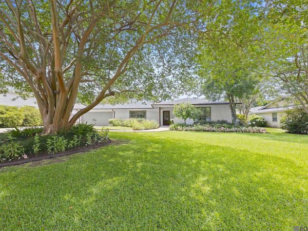 3055 Torrance Dr, Baton Rouge, LA 70809