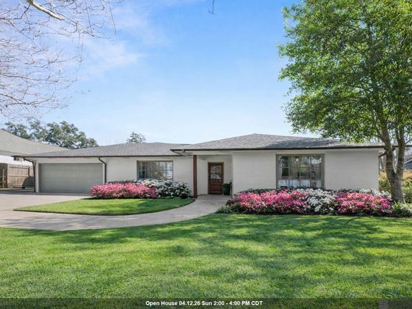 3055 Torrance Dr, Baton Rouge, LA 70809