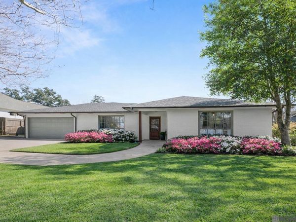 3055 Torrance Dr, Baton Rouge, LA 70809