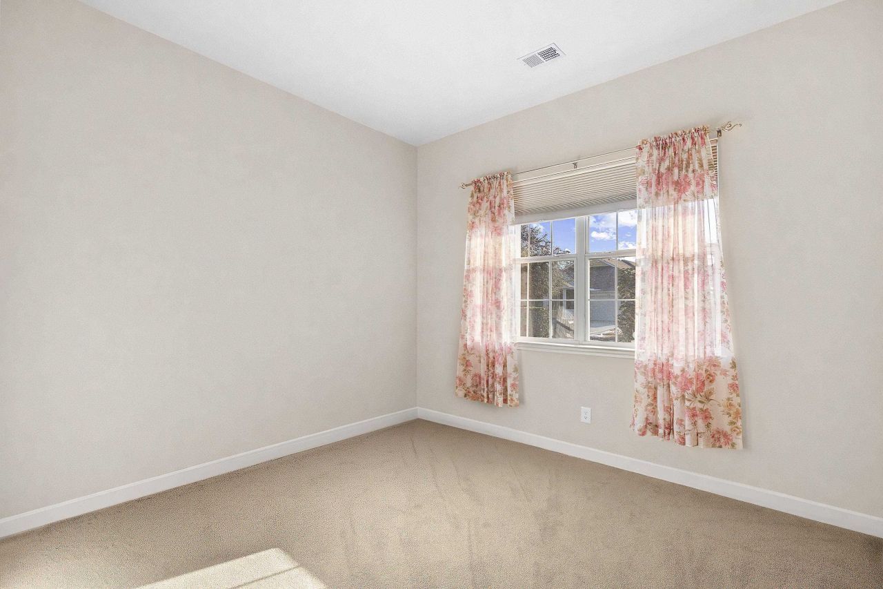 1006 Nittany Ct. Photo 4