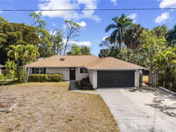 27101 Lavinka ST, BONITA SPRINGS, FL 34135