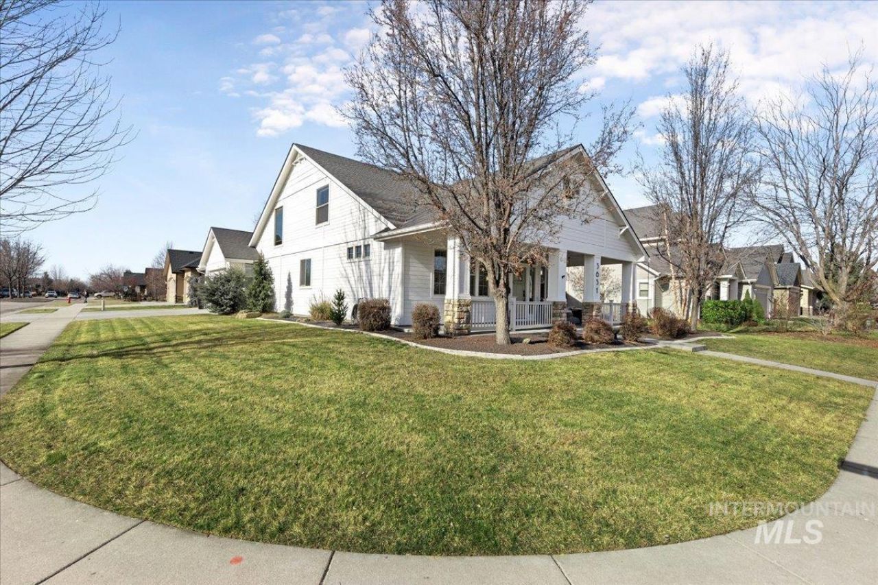 3651 N Legacy Woods Ave, Meridian, ID 83646 Main Photo