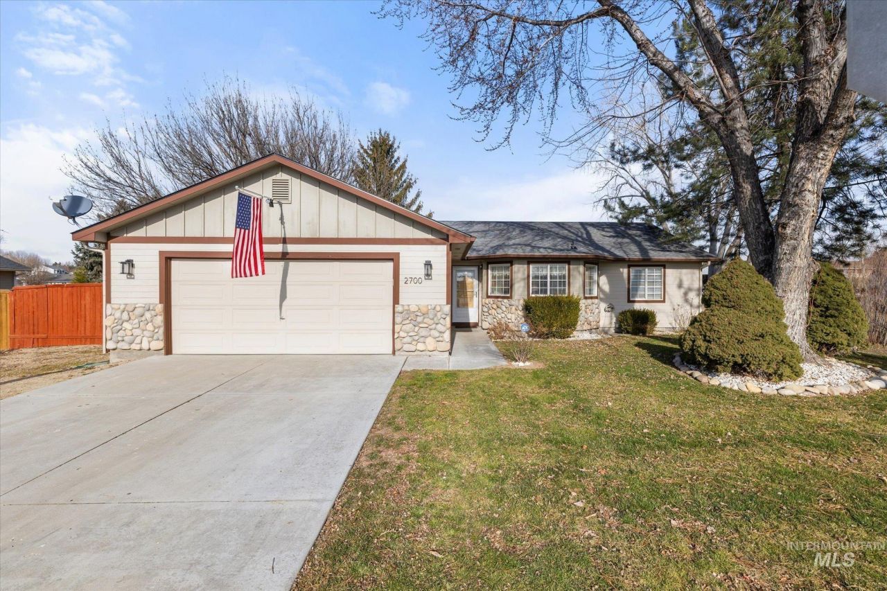 2700 E Iowa Ave, Nampa, ID 83686 Main Photo