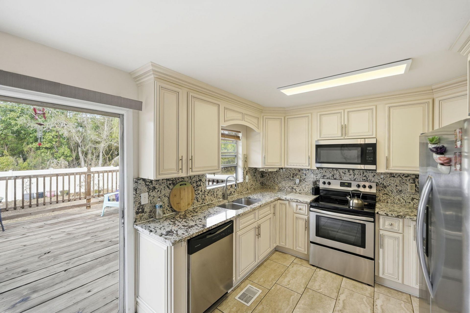 517 NW Floresta Drive, Port Saint Lucie, FL 34983 Photo