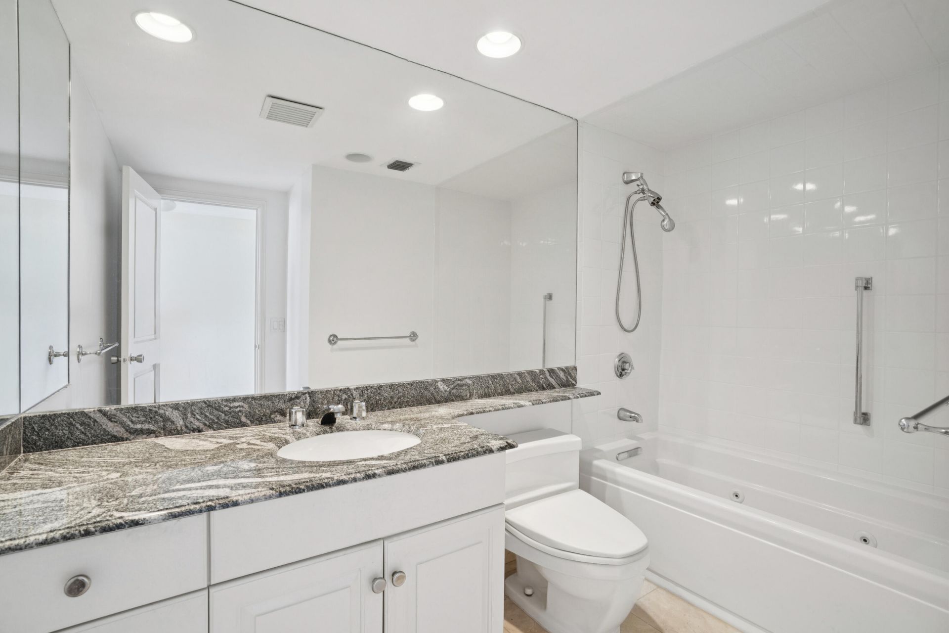 100 Worth Avenue, Unit 310, Palm Beach, FL 33480 Photo