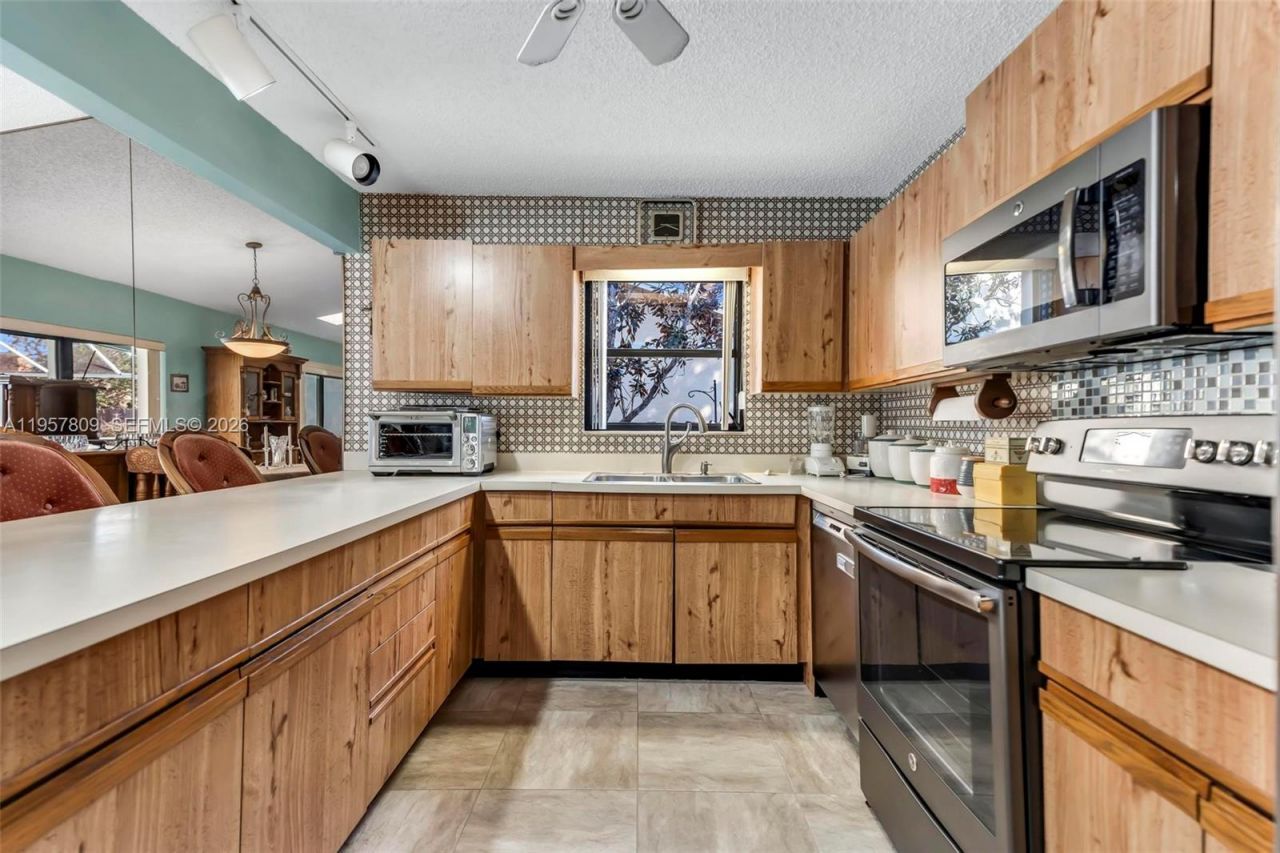 1128 W Rainwood Cir W, Palm Beach Gardens, FL 33410 Photo