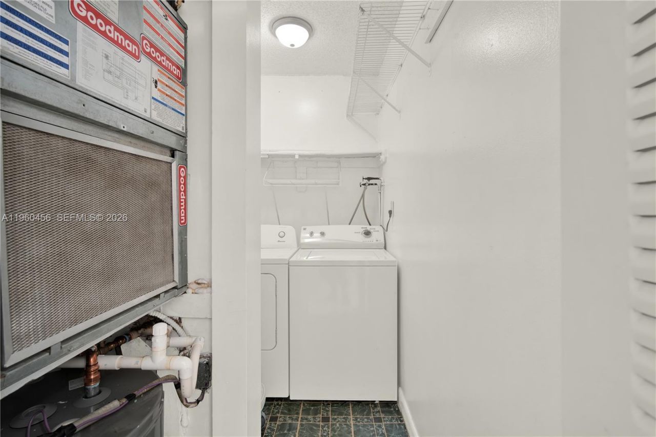 1555 W 44th Pl, Unit 305, Hialeah, FL 33012 Photo