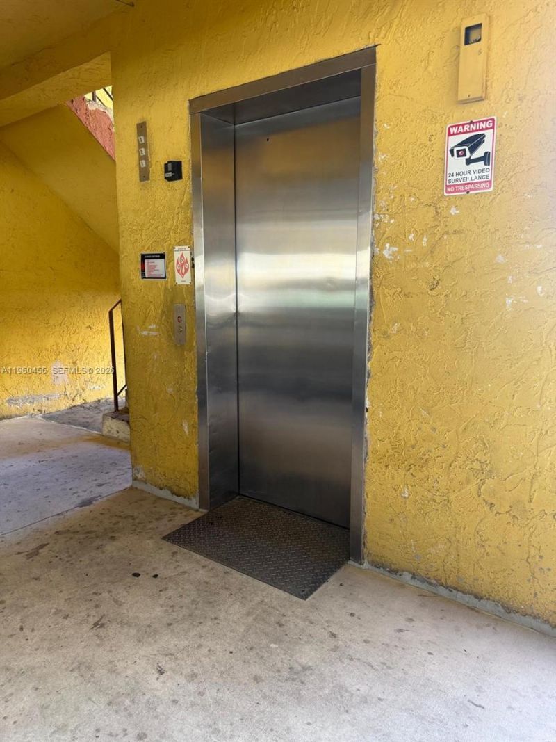 1555 W 44th Pl , Unit 305, Hialeah, FL 33012 Photo