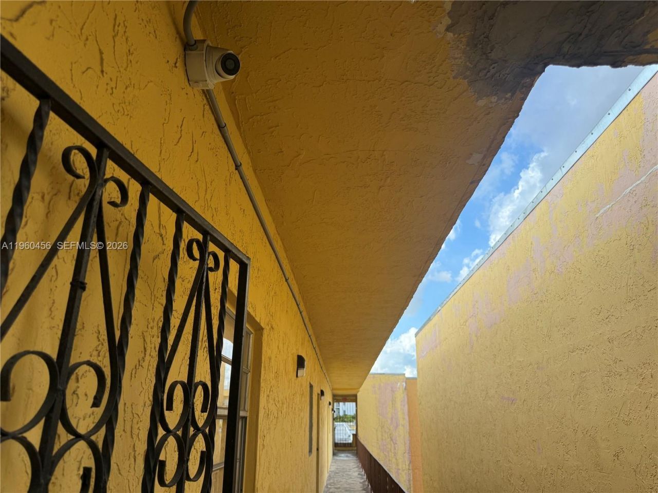 1555 W 44th Pl , Unit 305, Hialeah, FL 33012 Photo