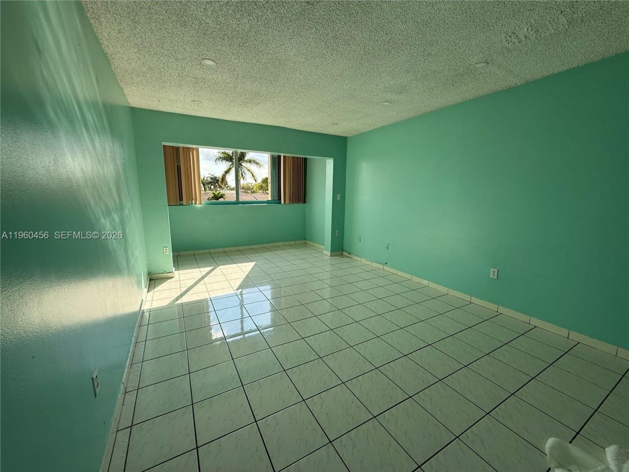 1555 W 44th Pl , Unit 305, Hialeah, FL 33012 Photo