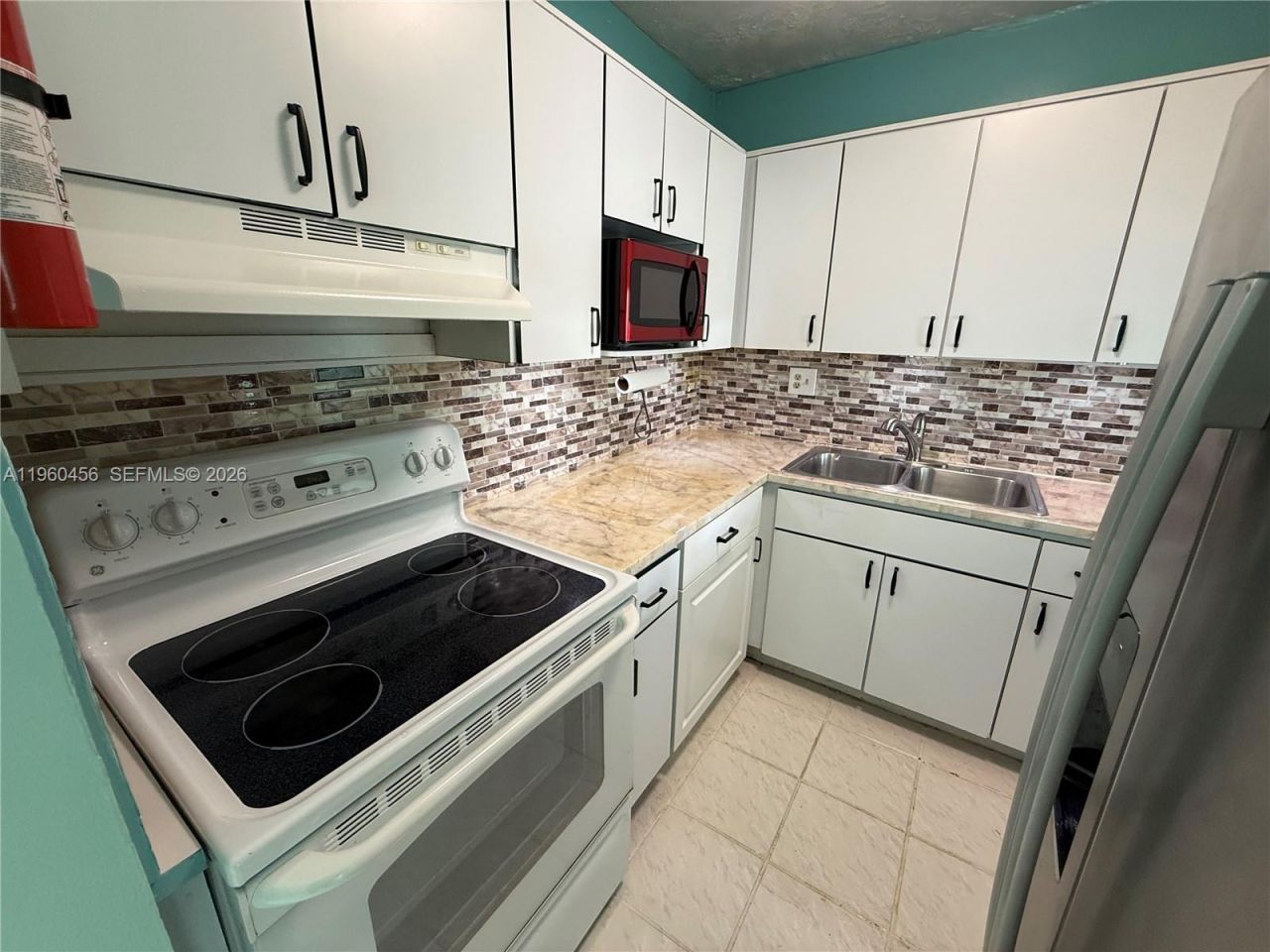 1555 W 44th Pl , Unit 305, Hialeah, FL 33012 Photo