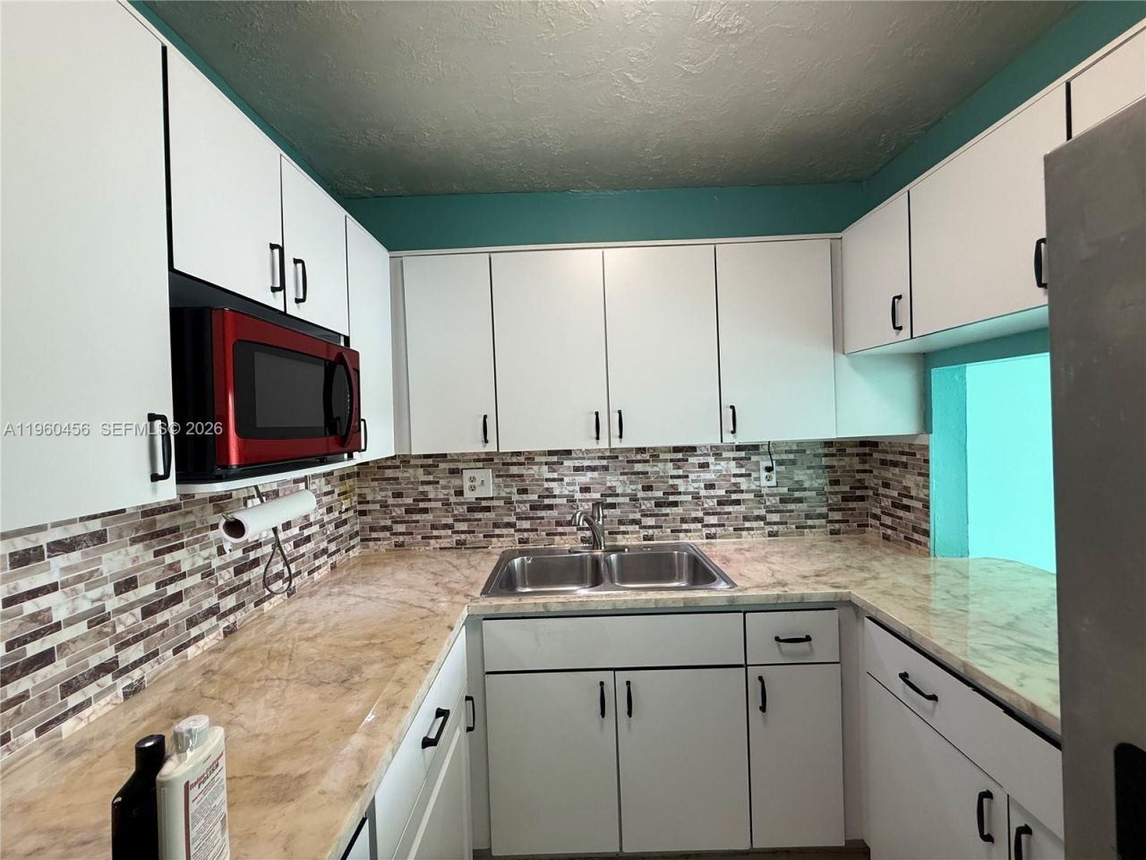 1555 W 44th Pl, Unit 305, Hialeah, FL 33012 Photo