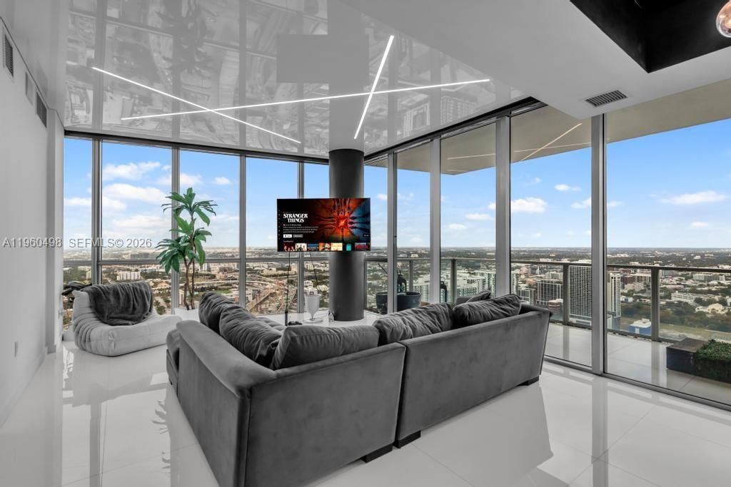 1100 Biscayne Blvd , Unit 4907, Miami, FL 33132 Photo