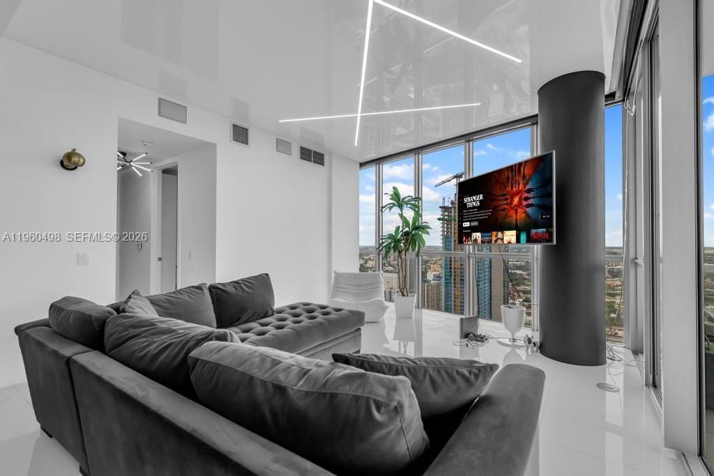 1100 Biscayne Blvd , Unit 4907, Miami, FL 33132 Photo