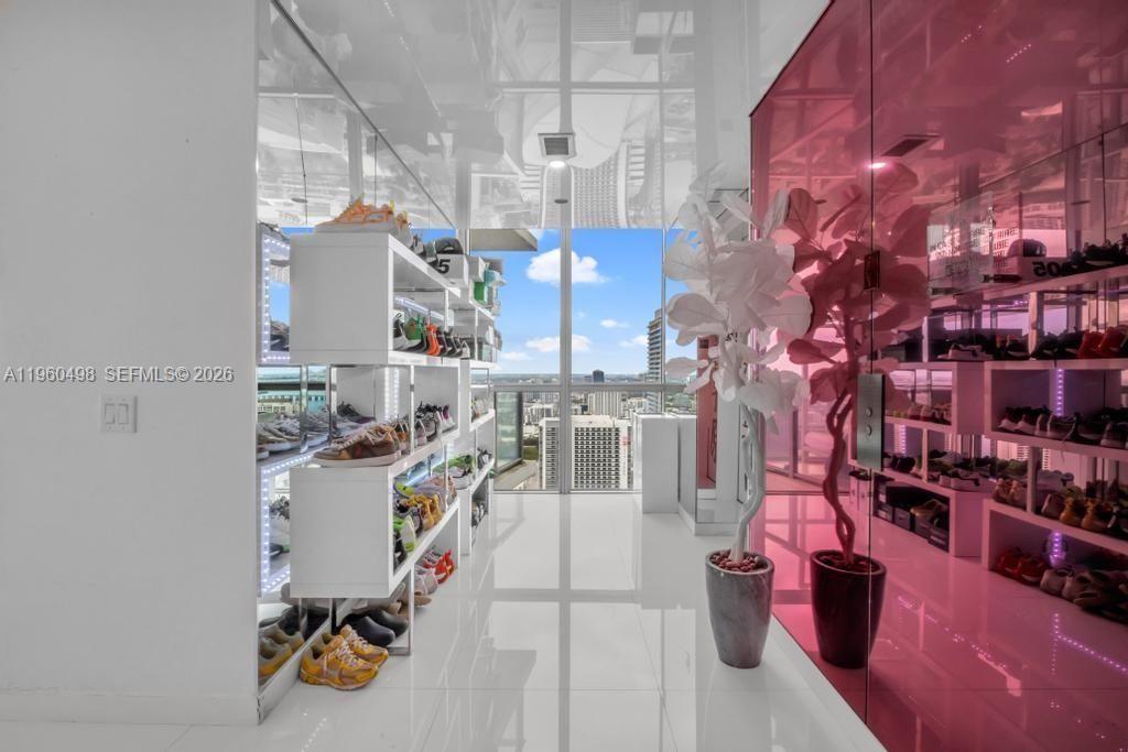 1100 Biscayne Blvd , Unit 4907, Miami, FL 33132 Photo