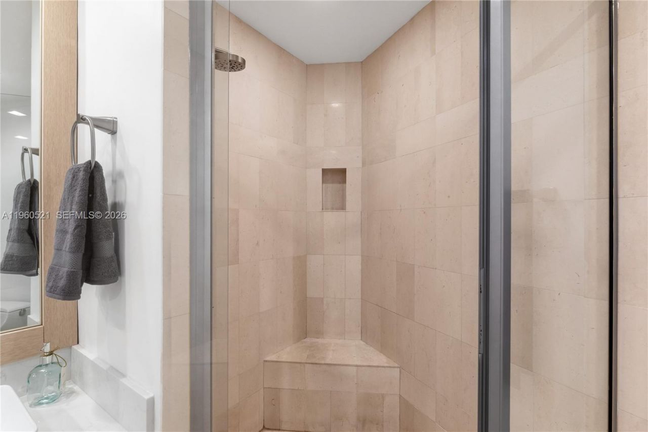 300 S Pointe Dr, Unit 907, Miami Beach, FL 33139 Photo