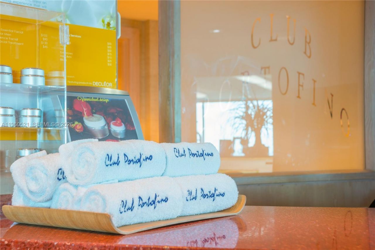 300 S Pointe Dr, Unit 907, Miami Beach, FL 33139 Photo