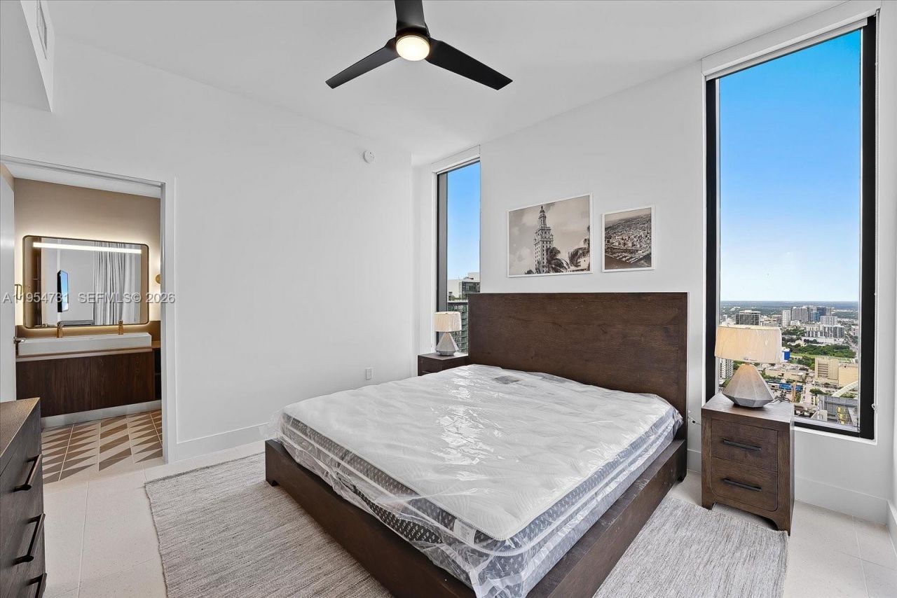 159 NE 6th St , Unit 4815, Miami, FL 33132 Photo