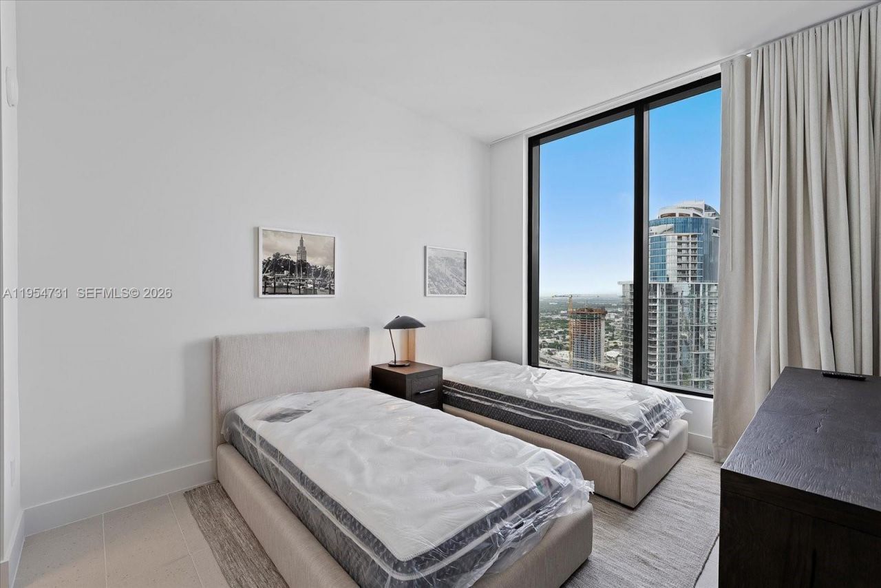 159 NE 6th St , Unit 4815, Miami, FL 33132 Photo