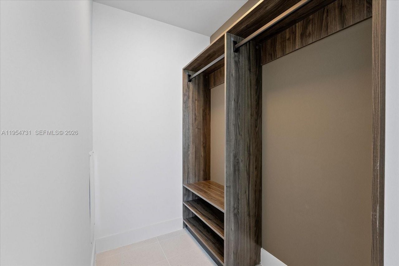 159 NE 6th St , Unit 4815, Miami, FL 33132 Photo