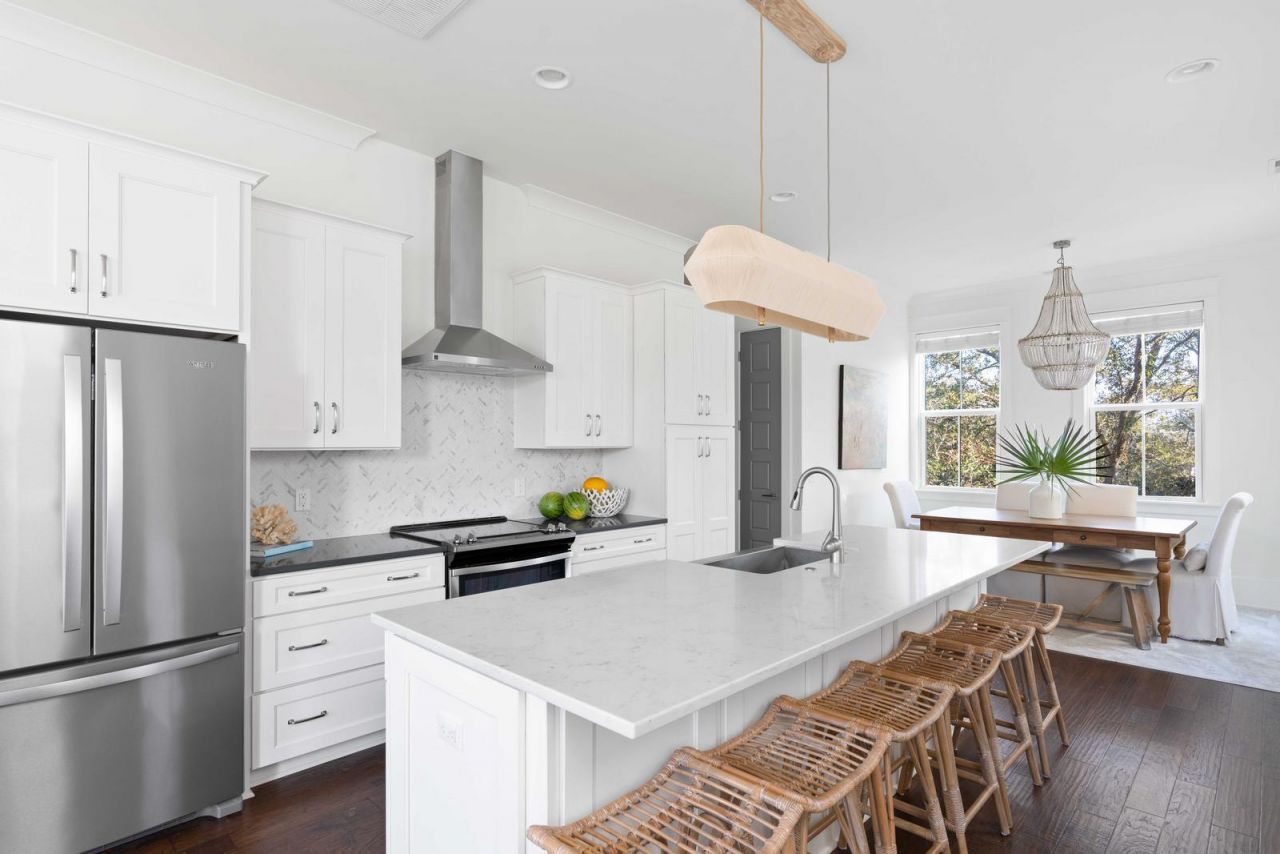 986 Key Colony Court Photo 12