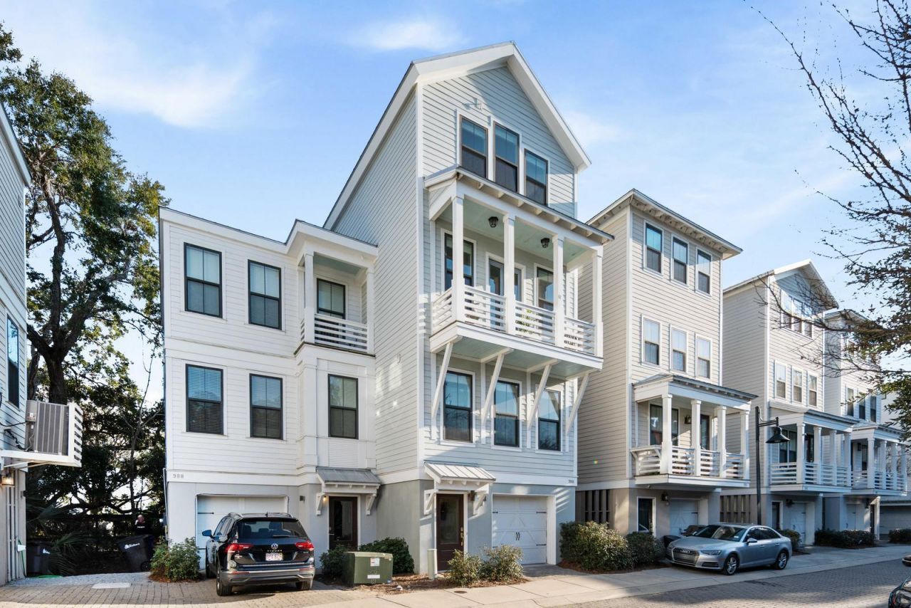 986 Key Colony Court Photo 3