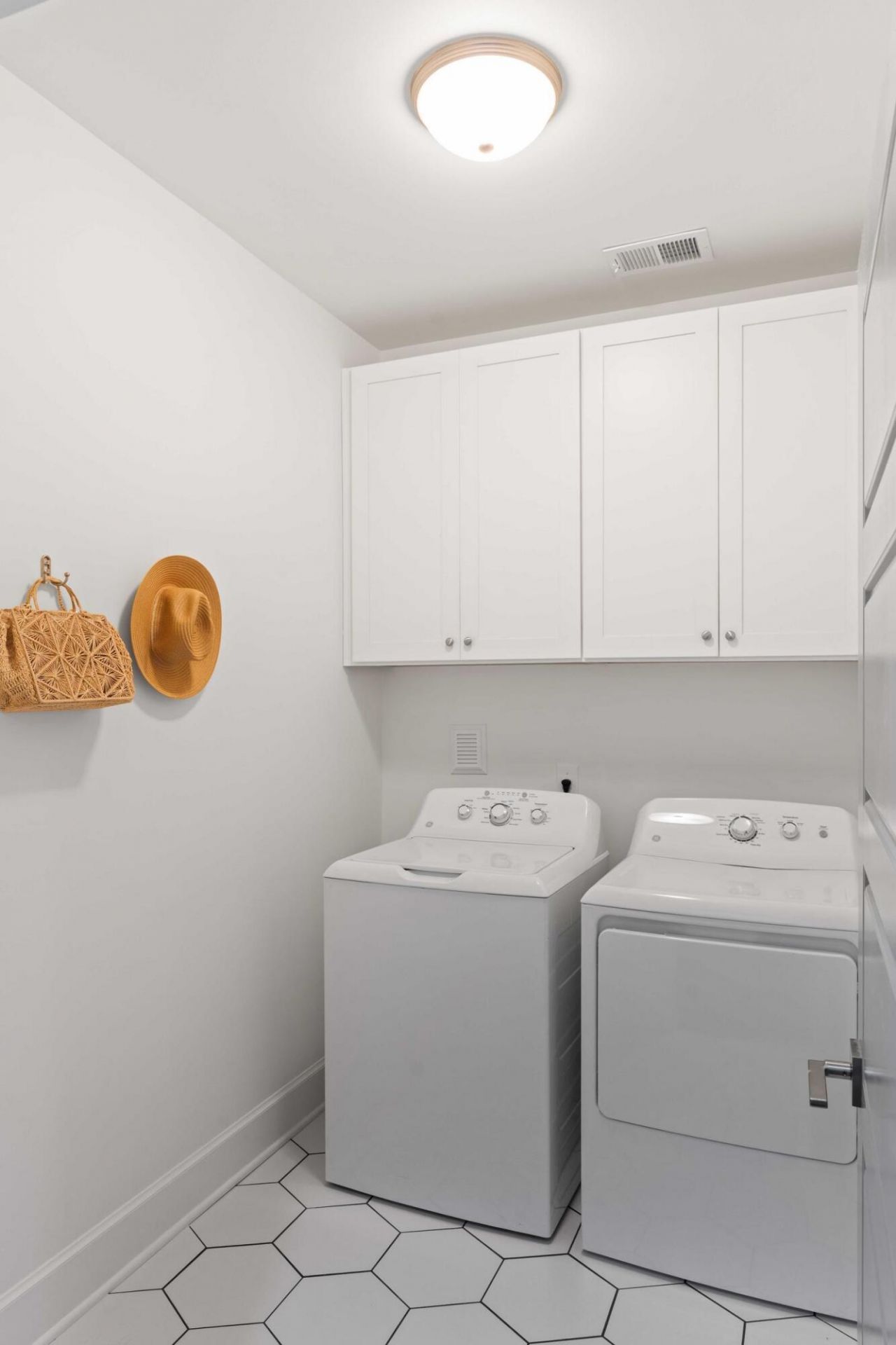 986 Key Colony Court Photo 33