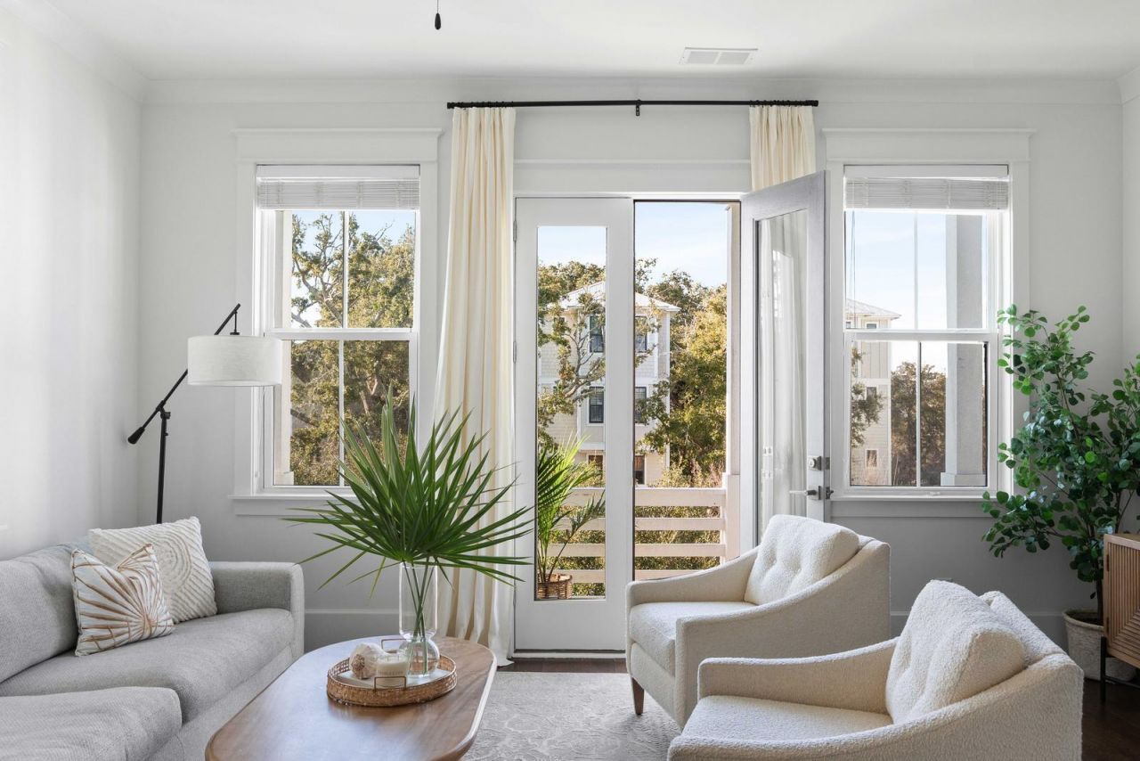 986 Key Colony Court Photo 7