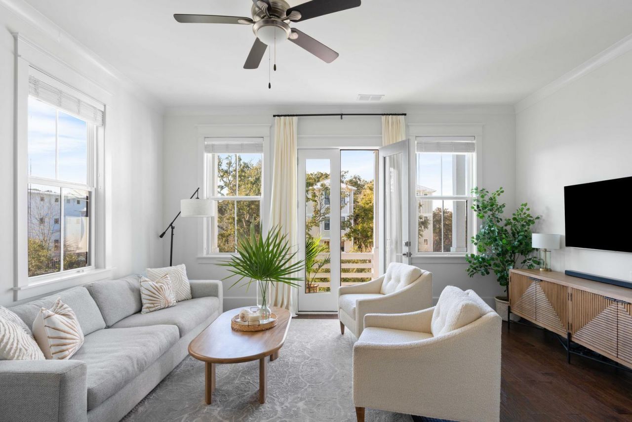 986 Key Colony Court Photo 9