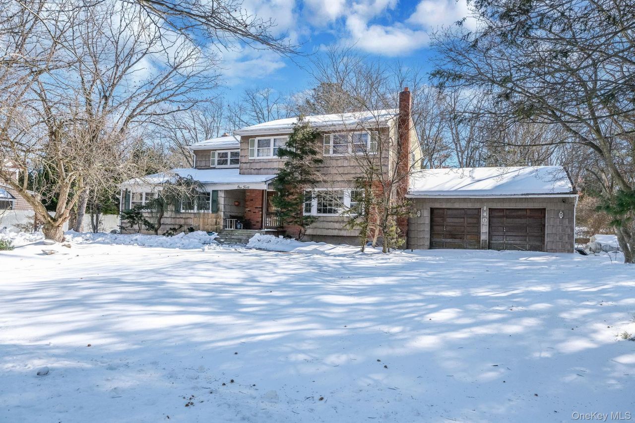 140 Seaman Neck Road, Dix Hills, NY 11746 Main Photo