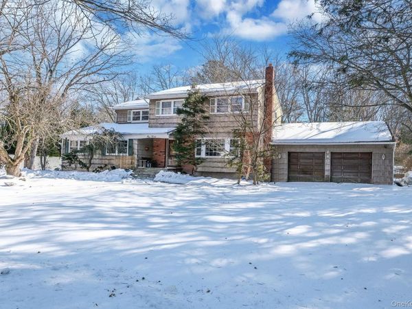 140 Seaman Neck Road, Dix Hills, NY 11746