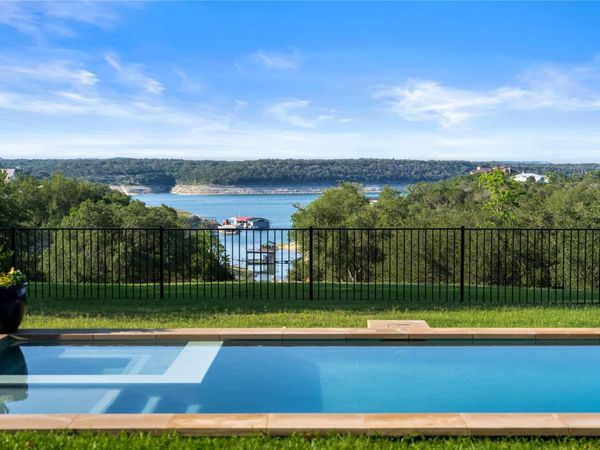 401 Brooks Hollow RD, Lakeway, TX 78734