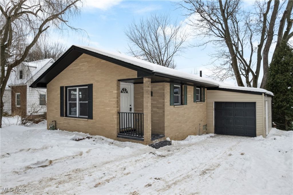 1930 48th Street Nw, Canton, OH 44709 Main Photo