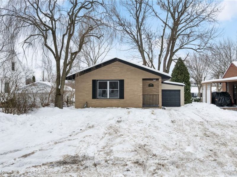 1930 48th Street NW, Canton, OH 44709 Photo 2