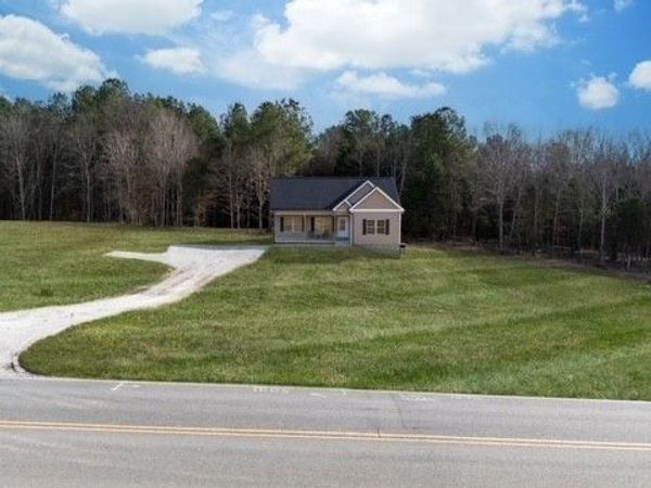 1272 Old County House Road, Charlotte, TN 37036