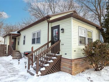 909 N Granger Street, Saginaw, MI 48602