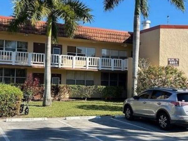8851 Sunrise Lakes Boulevard, Unit 208, Sunrise, FL 33322