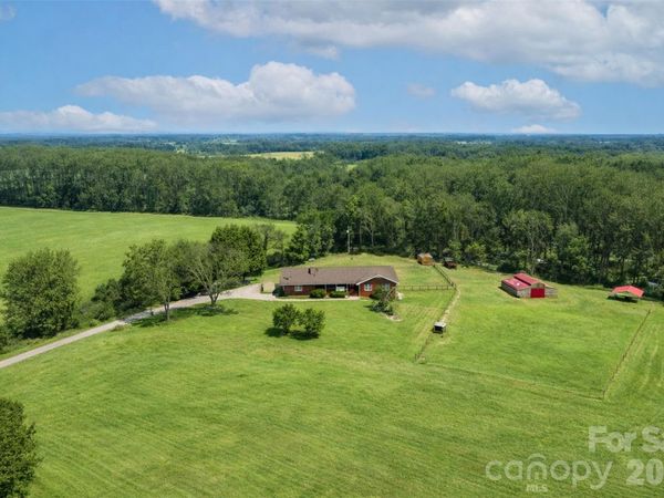 173 Chestnut Grove Road, Statesville, NC 28625