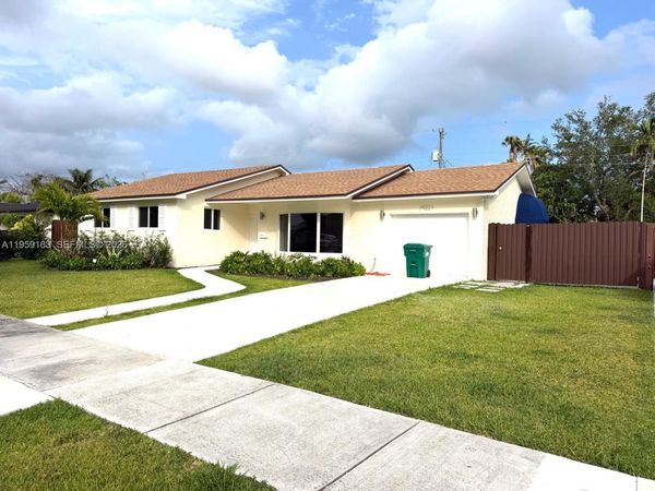 19221 SW 92nd Rd, Cutler Bay, FL 33157