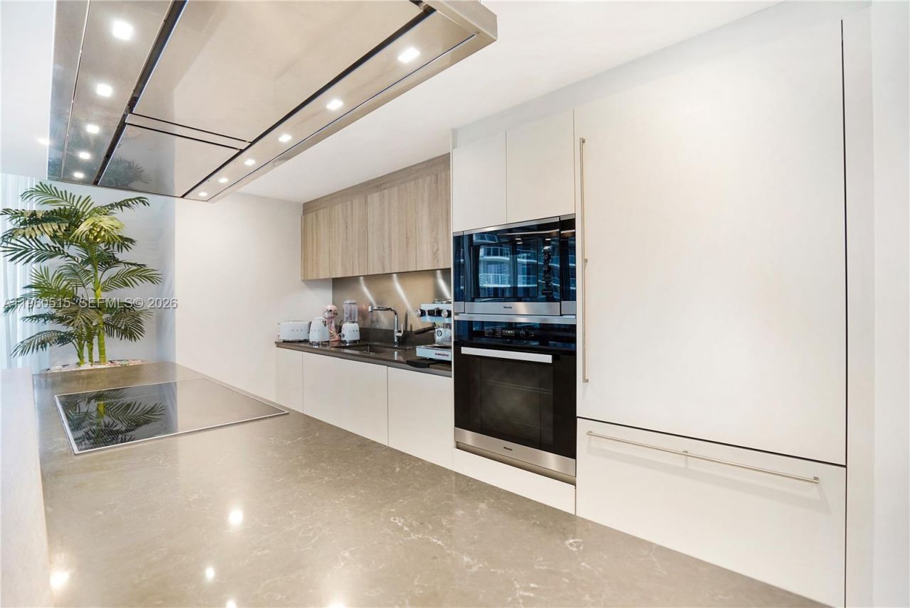 1000 Brickell Plz , Unit 1902, Miami, FL 33131 Photo