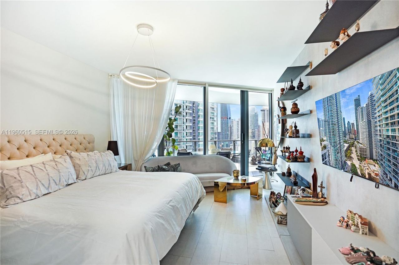 1000 Brickell Plz , Unit 1902, Miami, FL 33131 Photo