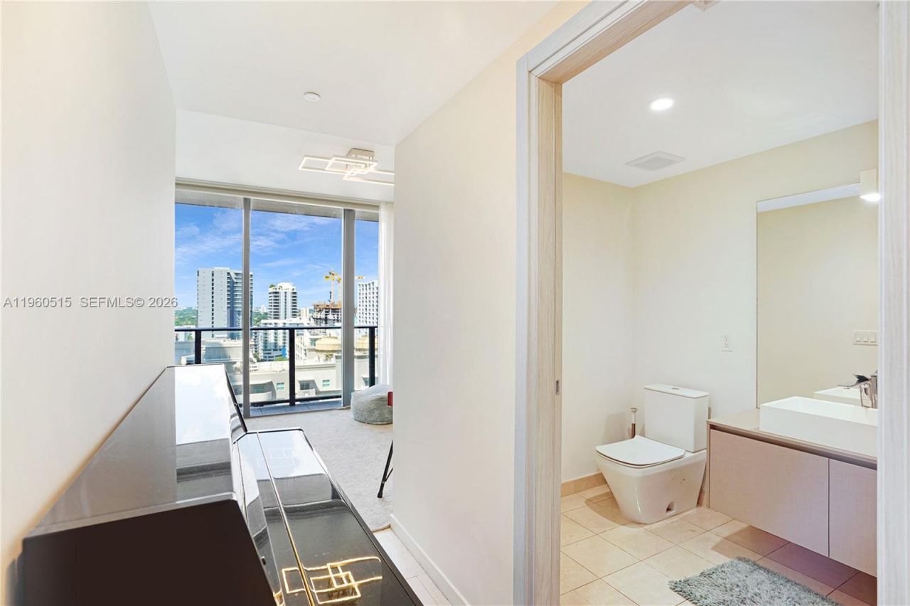 1000 Brickell Plz , Unit 1902, Miami, FL 33131 Photo