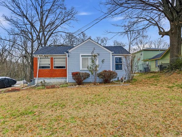 12 E PEEBLES RD, Memphis, TN 38109