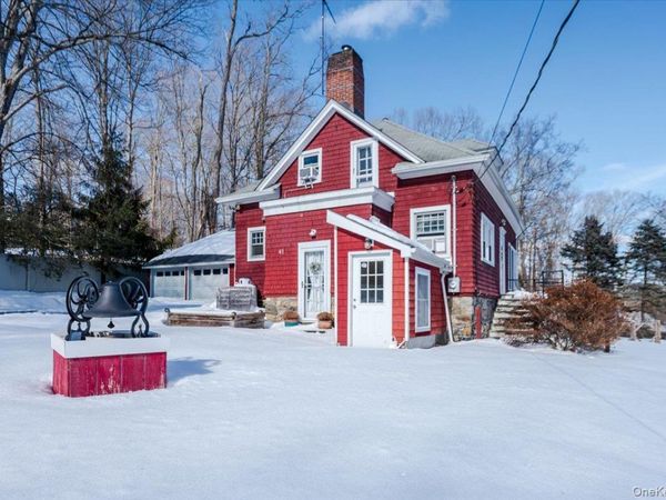 41 Plumbrook Road, Katonah, NY 10536