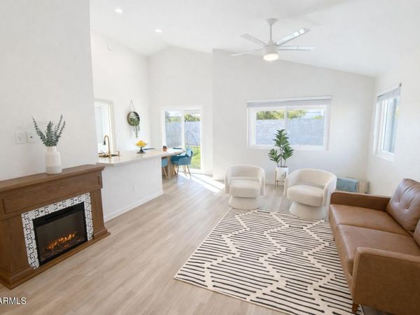 324 S LAVEEN Drive, Chandler, AZ 85226