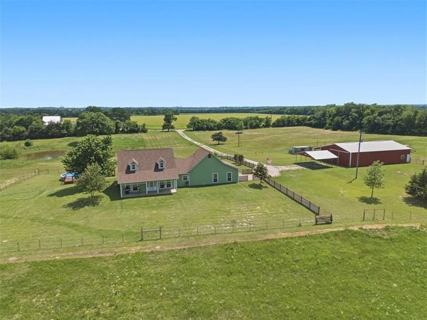 643 CR 2992, Windom, TX 75492