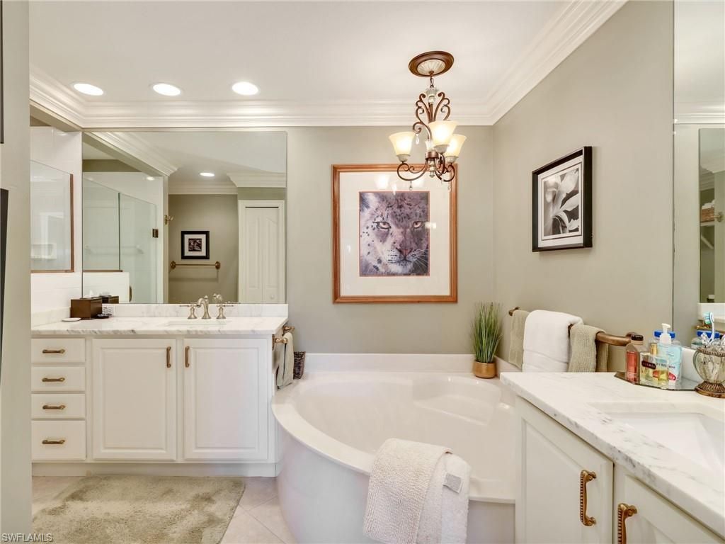 8138 Saratoga Dr, Unit 2201, Naples, FL 34113 Photo