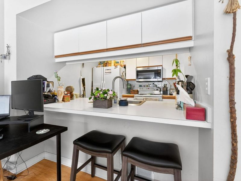 2071 Tamarin Drive, Unit 9C, Columbus, OH 43235 Photo 10