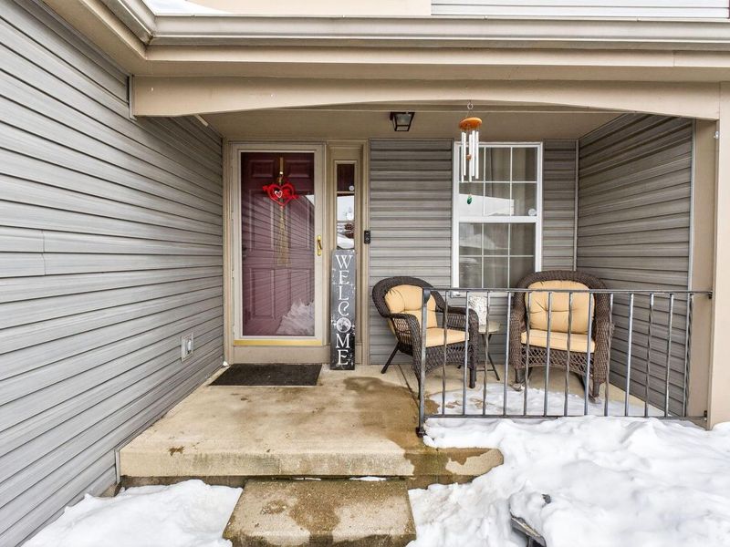 2071 Tamarin Drive, Unit 9C, Columbus, OH 43235 Photo 3