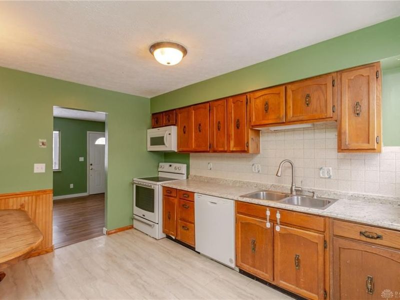 38 Lindway Drive, Fairborn, OH 45324 Photo 5